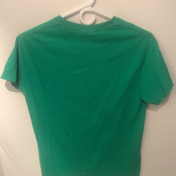 Super Cute Celtic Green Gildan Ultra cotton Fruit Salad Tshirt SZ Small 🥰 - Picture 4 of 4